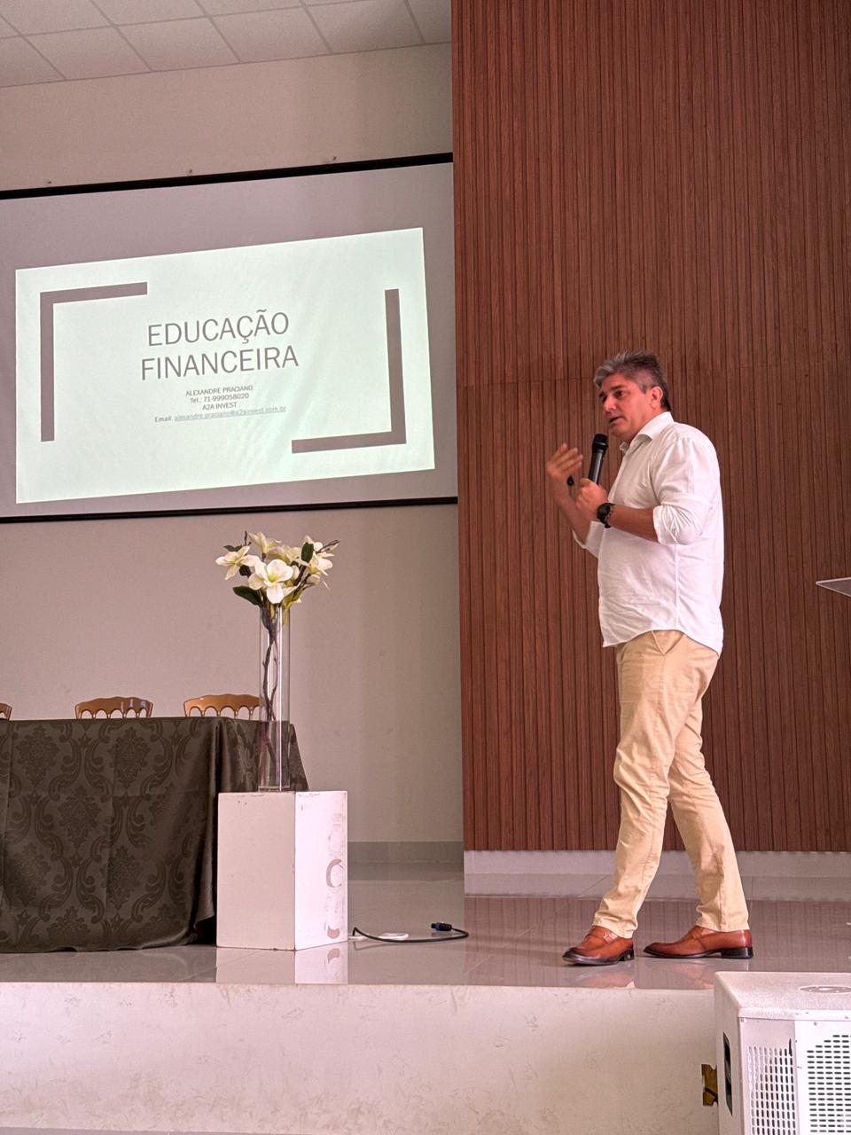 Semana de Enfermagem de Urandi reúne profissionais em programação de capacitação e valorização