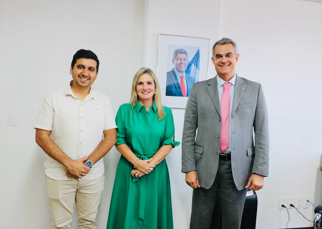 Prefeito de Urandi busca novos investimentos e obras em Salvador