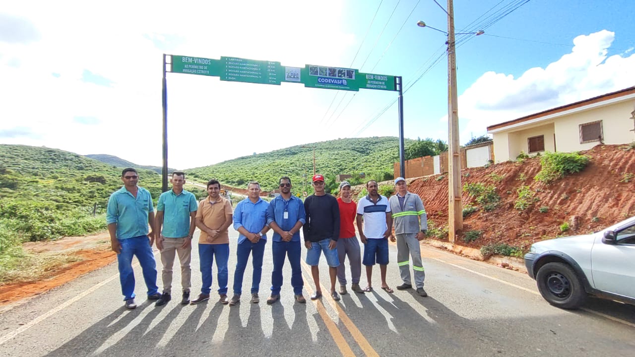 Prefeito de Urandi se reúne com diretoria da Associação dos Produtores do Perímetro Irrigado do Estreito