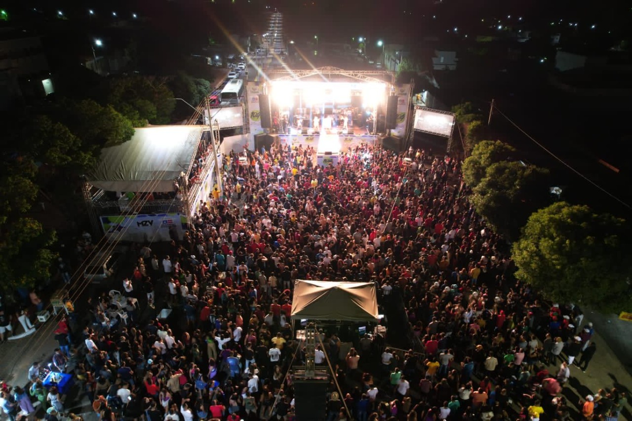 Sertanejo e pagode dão o tom na festa de aniversário de Urandi