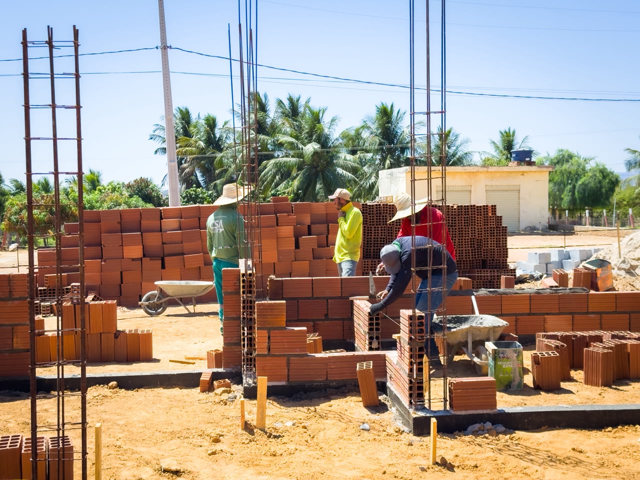 Obras da Unidade de Saúde da comunidade de Flores são retomadas em Urandi